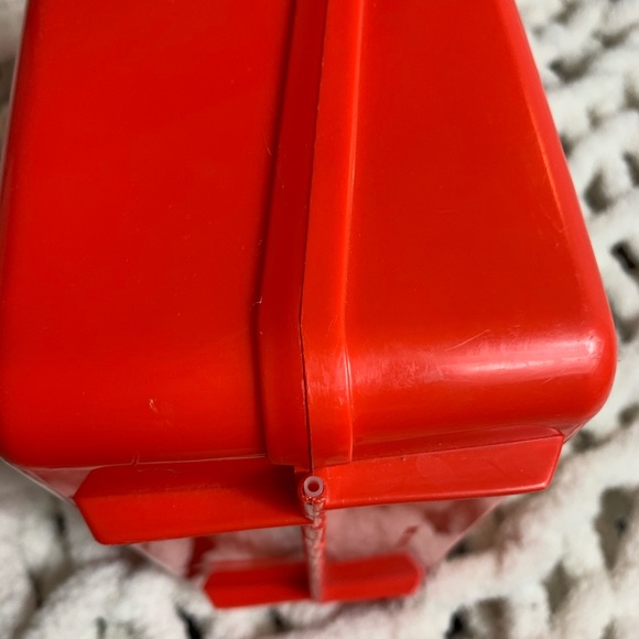 Peanuts by Schulz Red Thermos Plastic Lunch Box - Picture 13 of 16